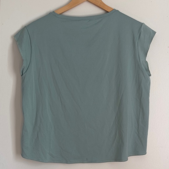 GYMSHARK - crop top/ tank - Picture 3 of 3